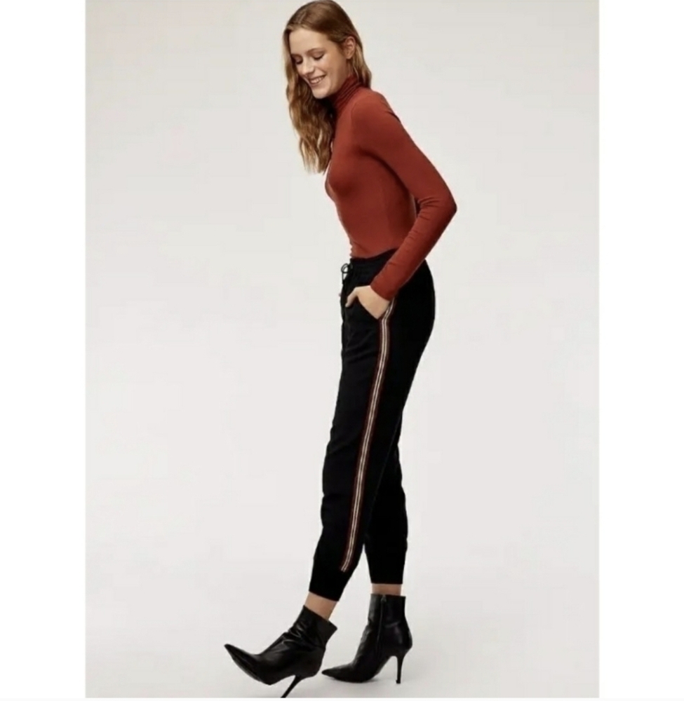 Aritzia Wilfred Buffon Crepe Jogger Pant Black Side Red White Stripes Sz M